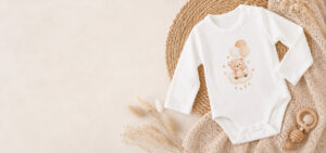 Babybody mit Boho Hintergrund